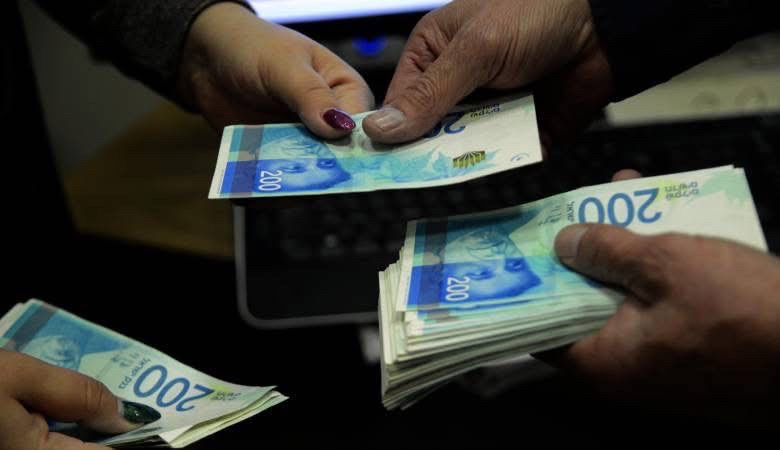 إقرار قانون للحد من التعاملات النقدية وفرض غرامات تصل إلى 15%