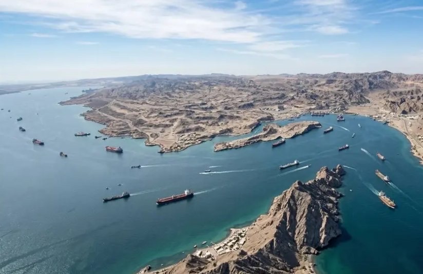 ما الذي يحدث في مضيق هرمز؟